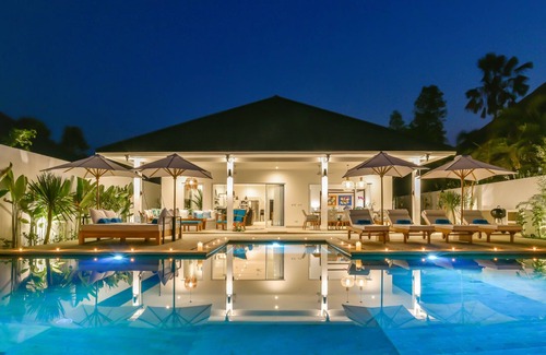Lokapaksa Villa | VILLA SERENITY - PRIVATE, LUXURIOUS & OPEN CONCEPT BEACHFRONT VILLA