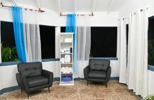 Discovery Bay Villa | Villa Serenity Water View Suite Sleeps 3 - Pool