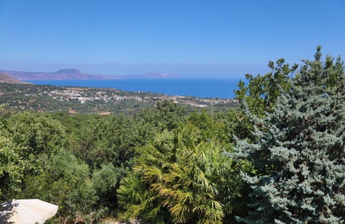 Atsipópoulon House | Villa Sifina, natural stone villa with sea view. 5 minutes drive to the beach,