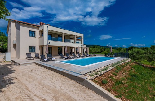 Brgod Villa | Villa Silente - Luxuriöse und Moderne Villa nur Wenige Minuten vom Meer Entfernt