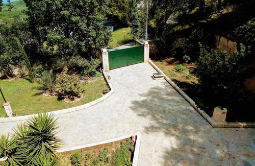 Dafnata Villa | Villa Silvia,a detached house with a wonderful view