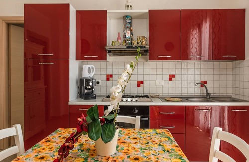Favara Villa | Villa 'Simona with Garden' with Sea View, Wi-Fi and Air Conditioning