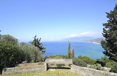 Palinuro House | Villa Simpatia A: A characteristic and welcoming apartment situated at a short distance from the beach, with Free WI-FI.
