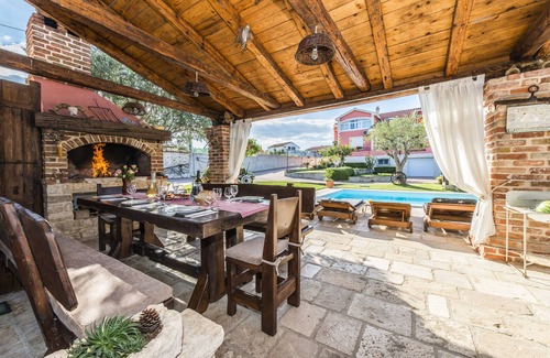 Zemunik Donji Villa | Villa Sisman, 4 bedrooms, private pool, children's playground, nature, beach