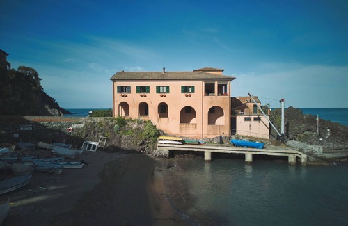 Levanto Villa | Villa Situata Direttamente Sulla Spiaggia di Levanto, Vista Mare a 360 Gradi!