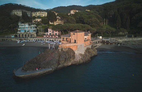 Levanto Villa | Villa Situata Direttamente Sulla Spiaggia di Levanto, Vista Mare a 360 Gradi!