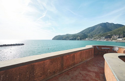 Levanto Villa | Villa Situata Direttamente Sulla Spiaggia di Levanto, Vista Mare a 360 Gradi!