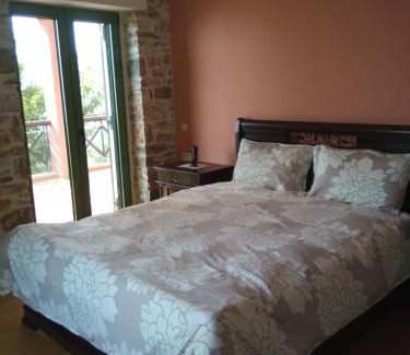 Agia Villa | Villa Sklithro in the heart of the forest with magnificent view of the sea just 10 minutes from it