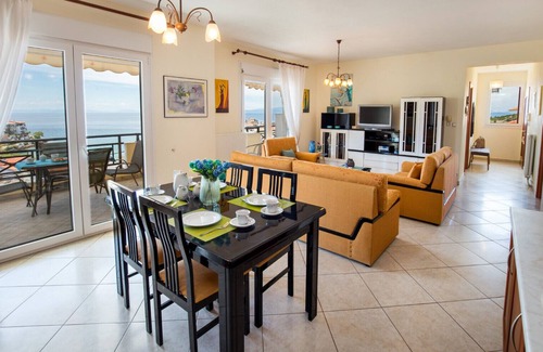 Skala Marion Villa | Villa Smaro! Great holidays in a villa with a great view to Aegean!
