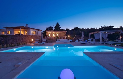 San Teodoro Villa | Villa 'Smeraldo' with Sea View, Wi-Fi and Air Conditioning