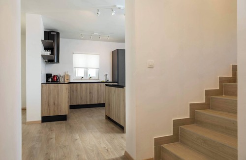 Diminici Villa | Villa Solara Summary: