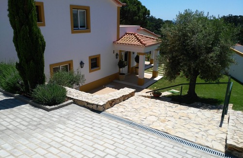 Almada Villa | Villa "SOL" With private Pool Set In Landscaped Gardens near Costa da Caparica