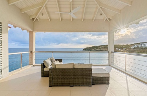 Indigo Bay Villa | Villa Solandra – 3BR Oceanfront Sunset w/Pool