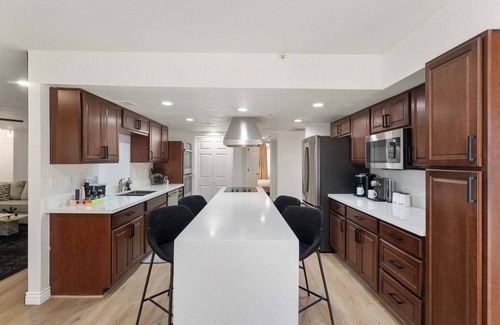 Paradise Valley Village House | Villa Solara | 8 BR | Heated Pool | Outdoor Oasis
