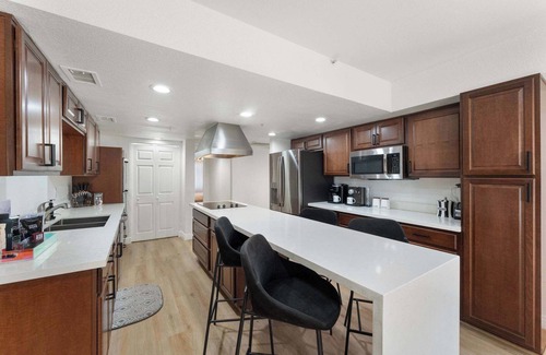 Paradise Valley Village House | Villa Solara | 8 BR | Heated Pool | Outdoor Oasis