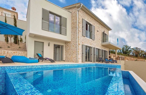 Ripenda Kosi Villa | Villa Soleil in peaceful location with a sea view