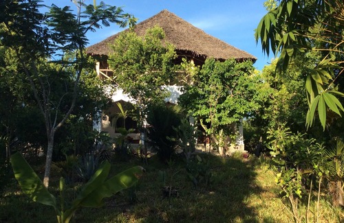 Mkunguni Villa | Villa Sonnenhügel, Liebevoll Eingerichtet mit Orientalischem Flair