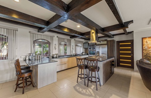 Marie Pampoen Villa | Villa Sophia - Luxury tropical villa with private pool, gym and sea view