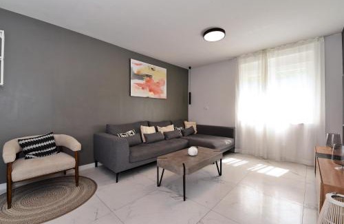 Zakucac Villa | Villa Sophia with private swimming pool near the beach!