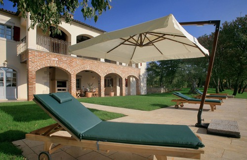 Filipini Villa | Villa Sophie for 11 people near Poreč with infinity pool and large garden