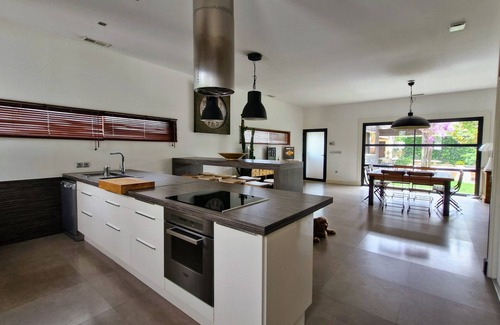 Morieres-les-Avignon House | Villa Spacieuse de Plain Pied Avec Piscine, Pool House, Proche du Golf
