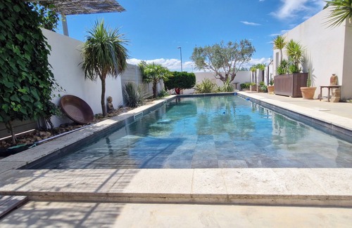 Morieres-les-Avignon House | Villa Spacieuse de Plain Pied Avec Piscine, Pool House, Proche du Golf