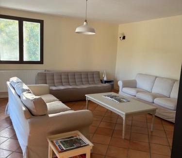Chirols Villa | Villa spacieuse en Ardèche avec piscine , en bord de rivière