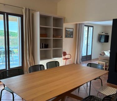 Chirols Villa | Villa spacieuse en Ardèche avec piscine , en bord de rivière