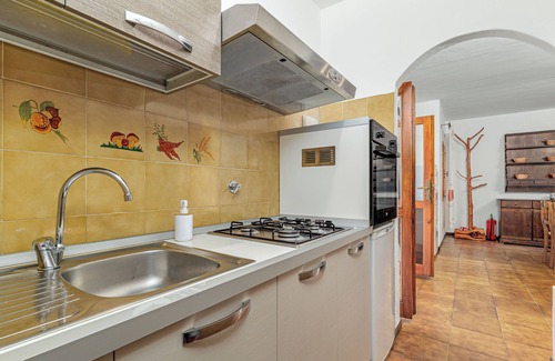 Rudalza House | Villa Speranza near the Beach with Sea View, A/C, Garden, Terrace, BBQ & Outdoor Shower