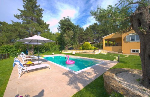Dassia Villa | Villa Spyrelia: Tranquil Retreat in Dassia, Corfu with Pool & Jacuzzi