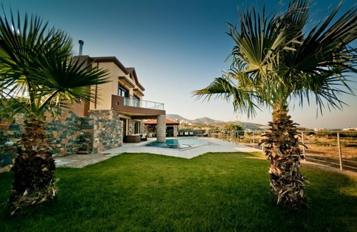 Katsikia Villa | Villa St Nicolas & Villa Theano 8 bedrooms