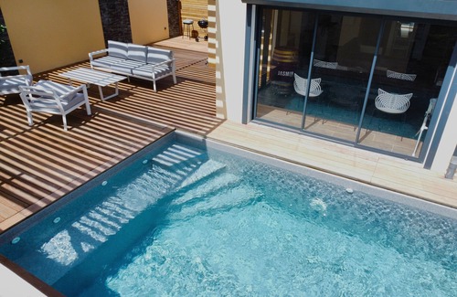 Destrellan Villa | Villa Standing Heated Pool Jacuzzi 5 Bedrooms 12 Pers