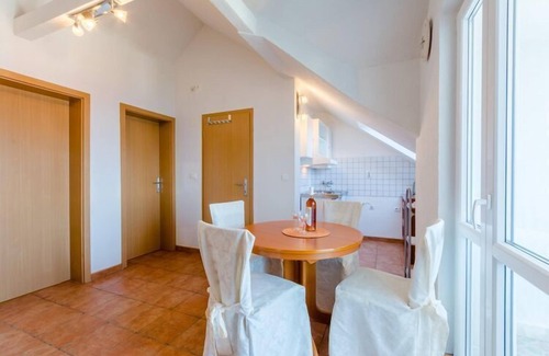Splitska Apartment | Villa Stella - Two Bedroom Apartment with Balcony and Sea View (Marilena)