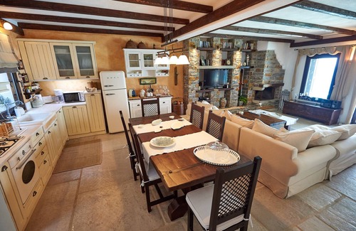 Pisses Villa | Villa Stoneflower with breathtaking sunsets & private swimming pool
