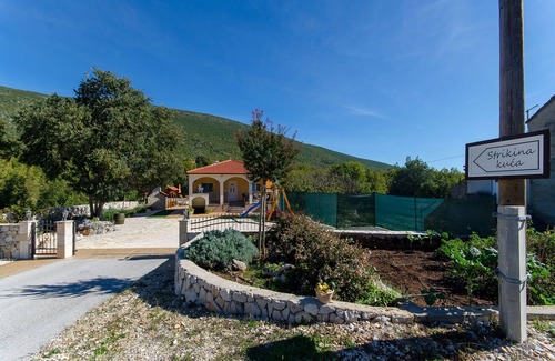 Slivno House | Villa Strikina kuća (V8981-K1) - Slivno (Imotski)