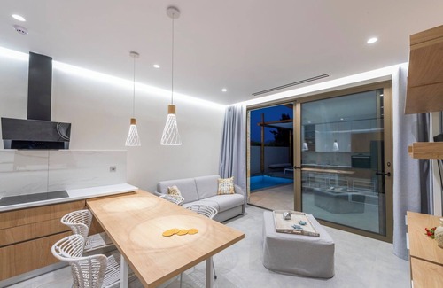 Katomerion Villa | Villa "Suite Erifilli" with sea view, private pool & WiFi