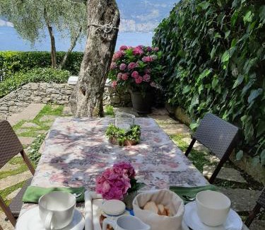 Brenzone sul Garda House | Villa sul Lago con pontile privato a Brenzone sul Garda - Unique and exclusive