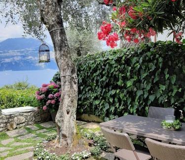 Brenzone sul Garda House | Villa sul Lago con pontile privato a Brenzone sul Garda - Unique and exclusive