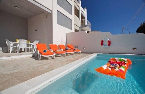 High Ridge Villa | Villa Sunnyside near St. Julian's
