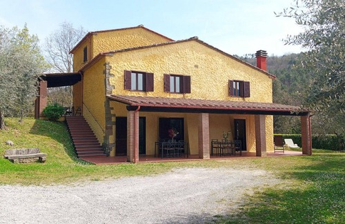 Pescia Villa | Villa surrounded by nature with Wi-Fi, trakking path and panoramic swimming pool
