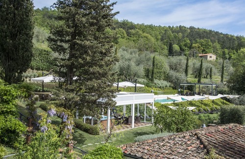 Saturnana Villa | Villa surrounded by greenery with swimming pool, a few kilometers from the center