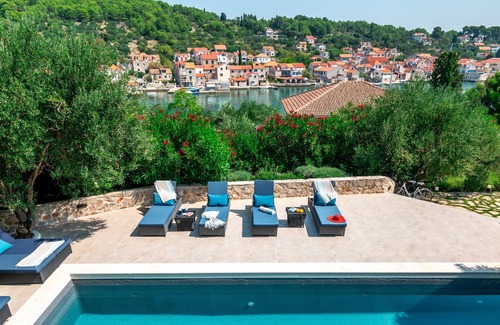 Prvic Luka Villa | Villa Sympathy with Pool
