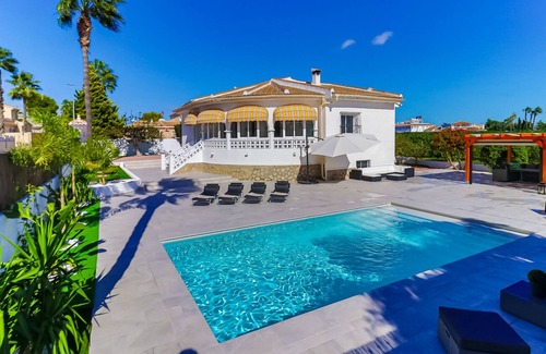 Quesada Villa | Villa Tangstad in Doña Pepa