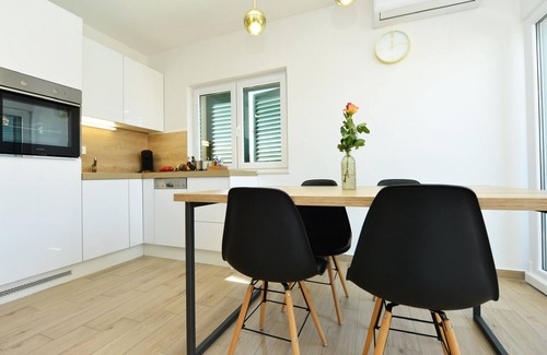 Okrug Gornji Apartment | Villa Tećo - Apartment for up to 4 people with sea view and pool