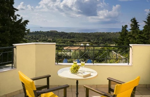 Leivathos Villa | Villa Thalia Venetia, close to beach with Wi-Fi,A/C,BBQ and private swimmingpool