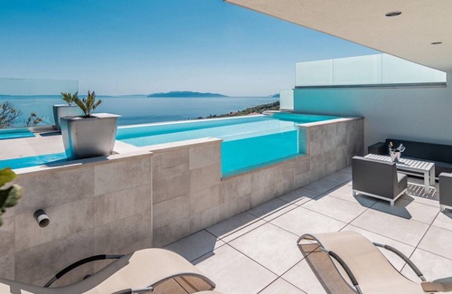 Pobri Villa | Villa The Boat for 6+2 near Opatija with sea view & infinity pool at balcony