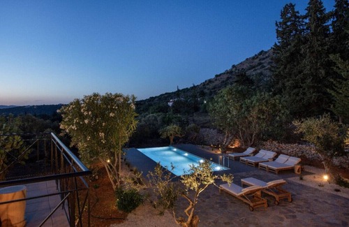 Gavalochori House | Villa the pines - luxury villa - 7 minutes driving from ALmyrida beach