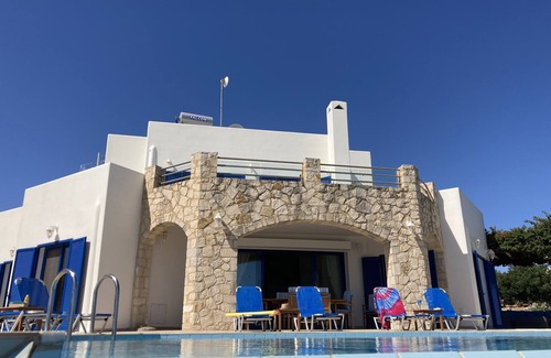 Plaka Villa | Villa Thea- luxury villa with sea and mountain views NEW DISCOUNTS ADDED