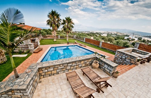 Katsikia Villa | Villa Theano - 4 bedroom villa close to the beach