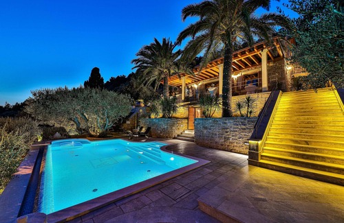 Split Villa | Villa Tomislav Split - Secluded Mediterranean hacienda